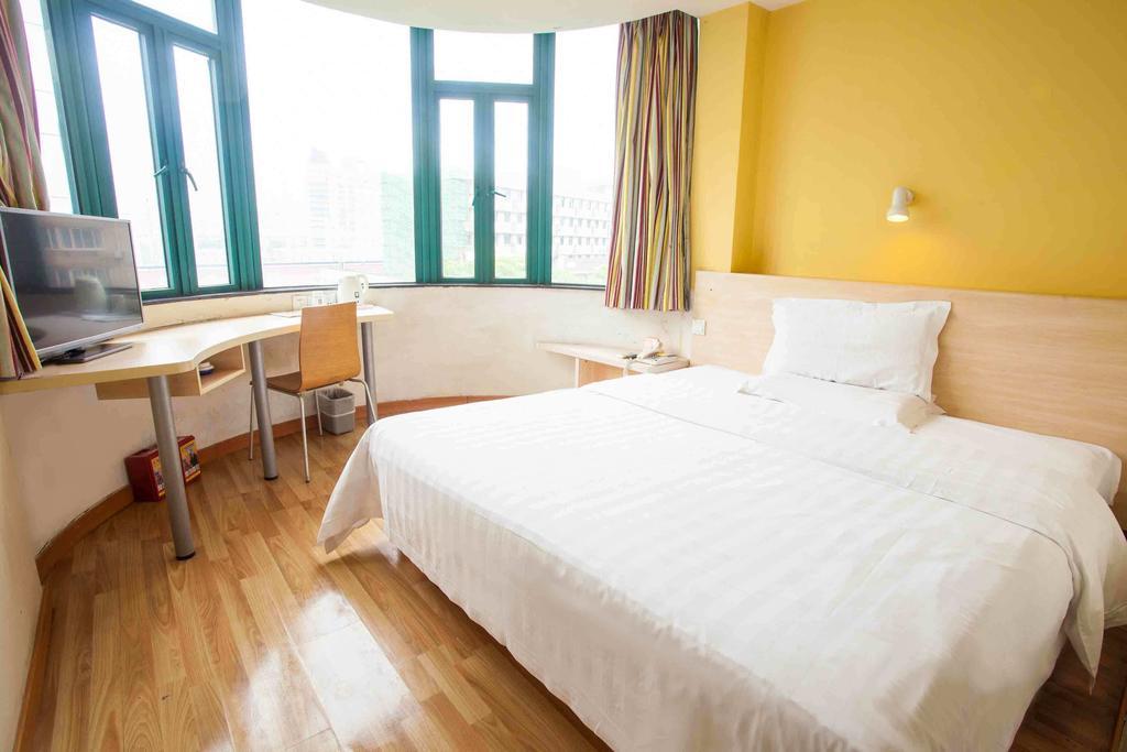 7Days Inn Tai'An Railway Station Room photo